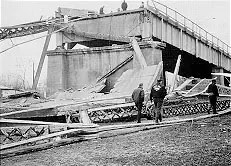 Развалины Серебряного моста