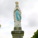 Дева Мария в Лурде